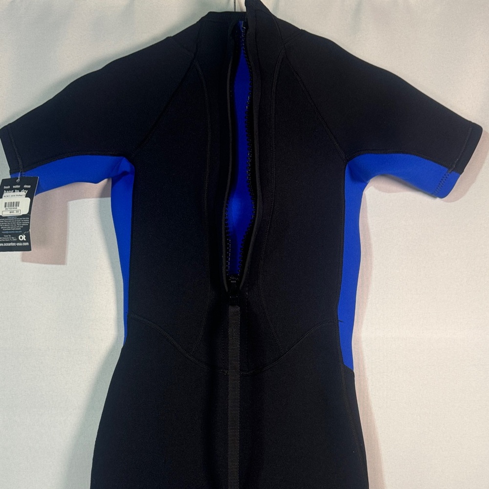 Kids Wetsuit/ Swimsuit - Black and Blue Bahamas Atlantis Dolphin Cay - Size 8 - Picture 8 of 8